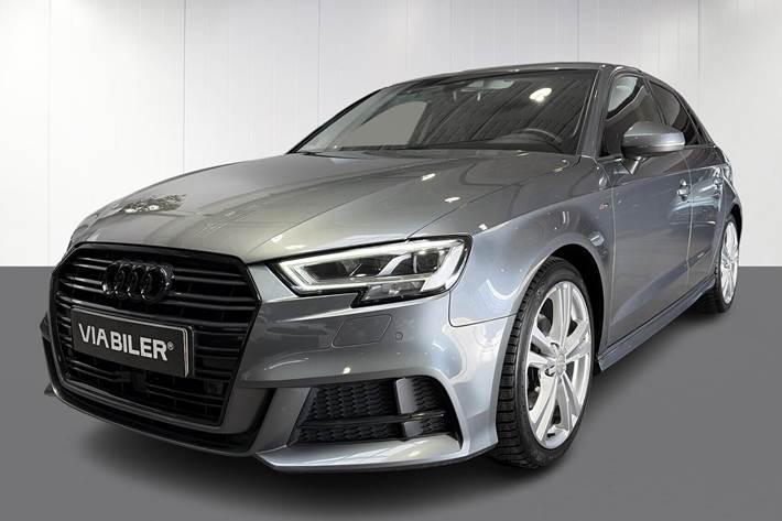 Grå Audi A3 fra 2020 set udefra