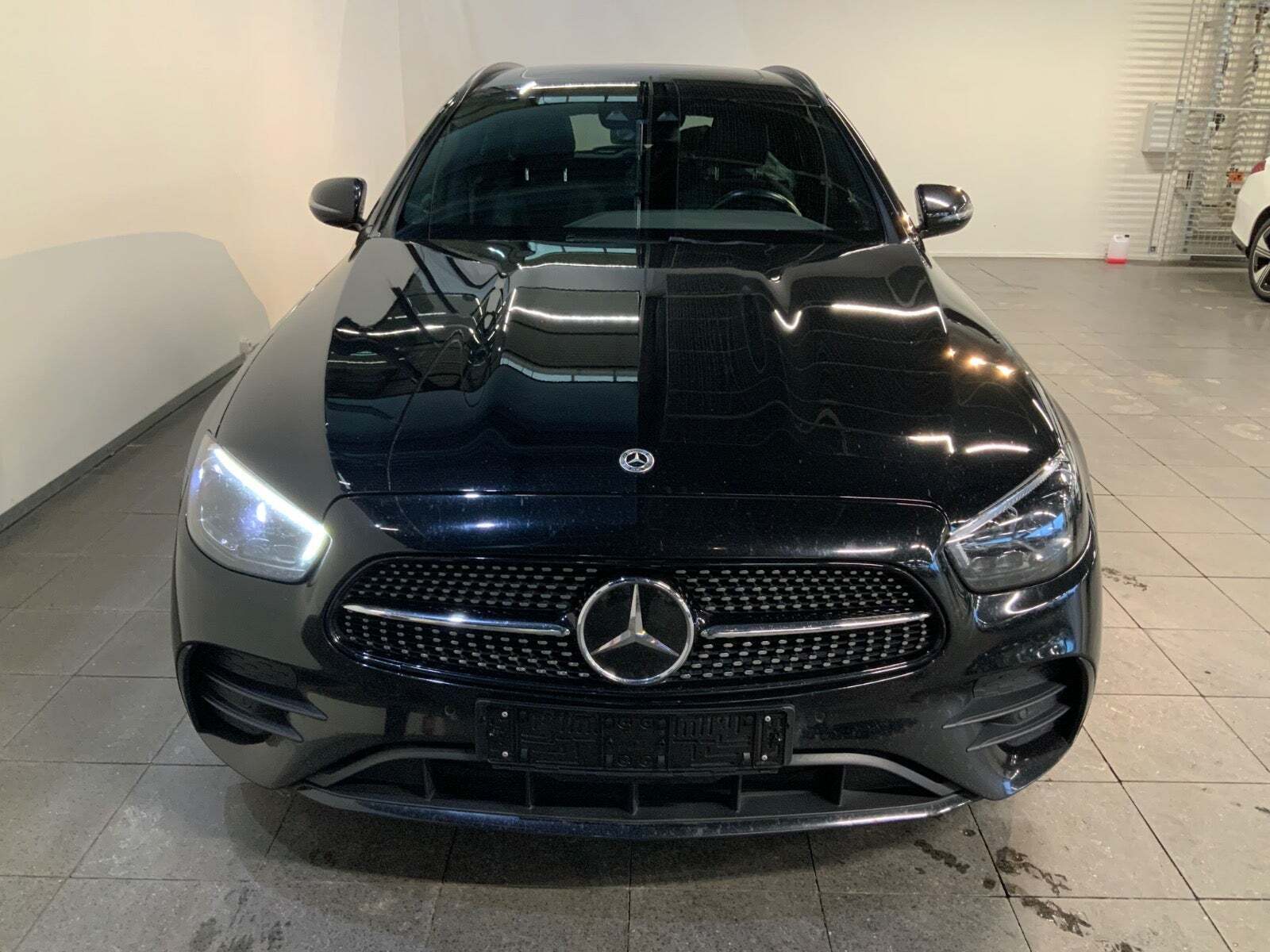 Mercedes E300 e 2,0 AMG Line stc. aut.