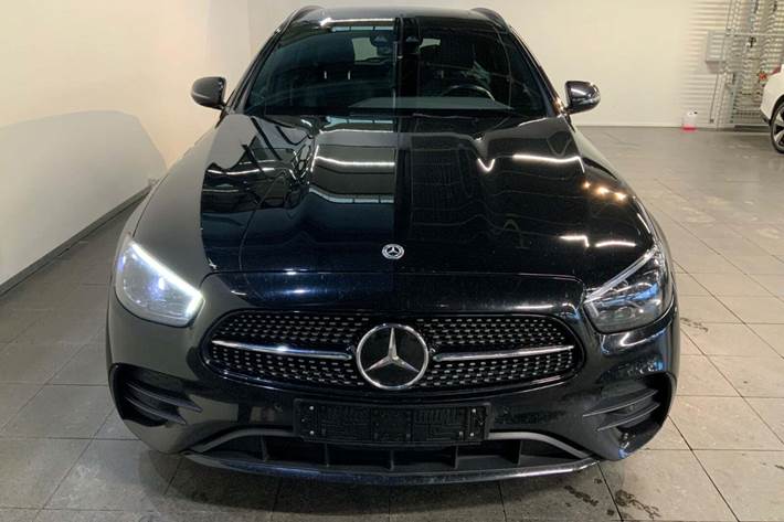 Sort Mercedes E300 e fra 2021