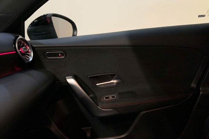 Sort Mercedes A250 e fra 2021