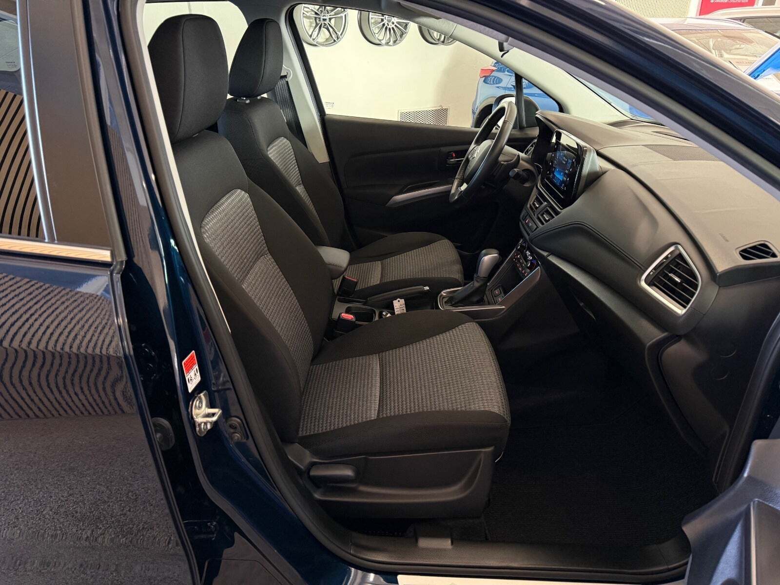 Blå Suzuki S-Cross fra 2022