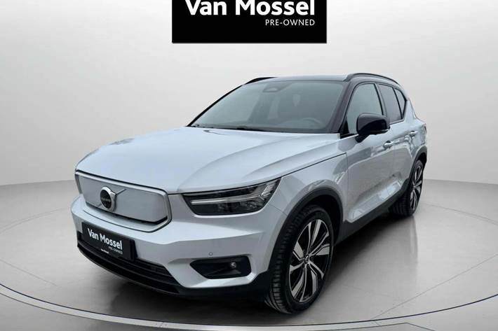 Hvid Volvo XC40 fra 2020 set udefra