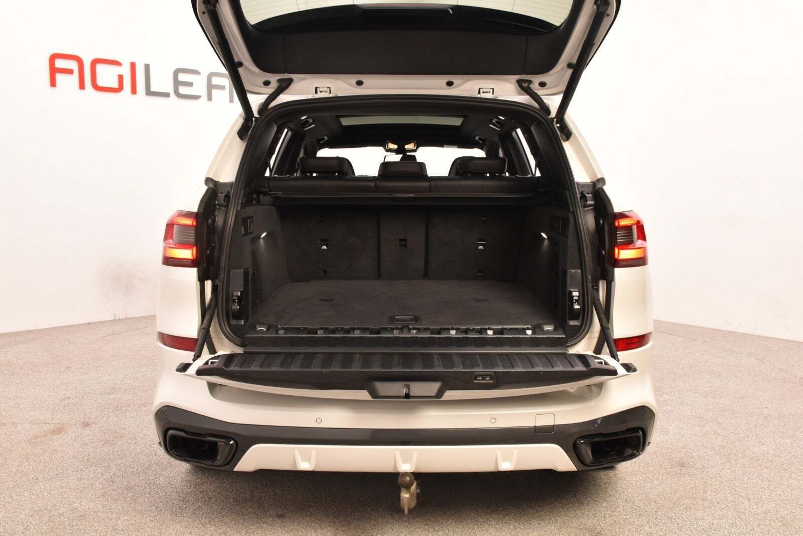 Hvid BMW X5 fra 2022