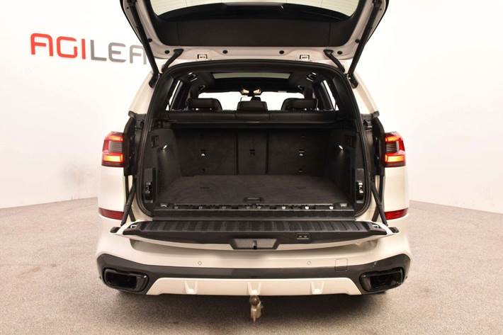 Hvid BMW X5 fra 2022