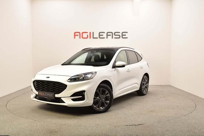 Hvid Ford Kuga fra 2021 set udefra