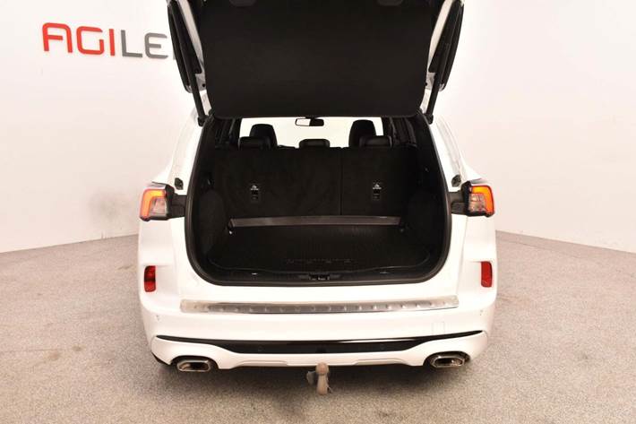 Hvid Ford Kuga fra 2021