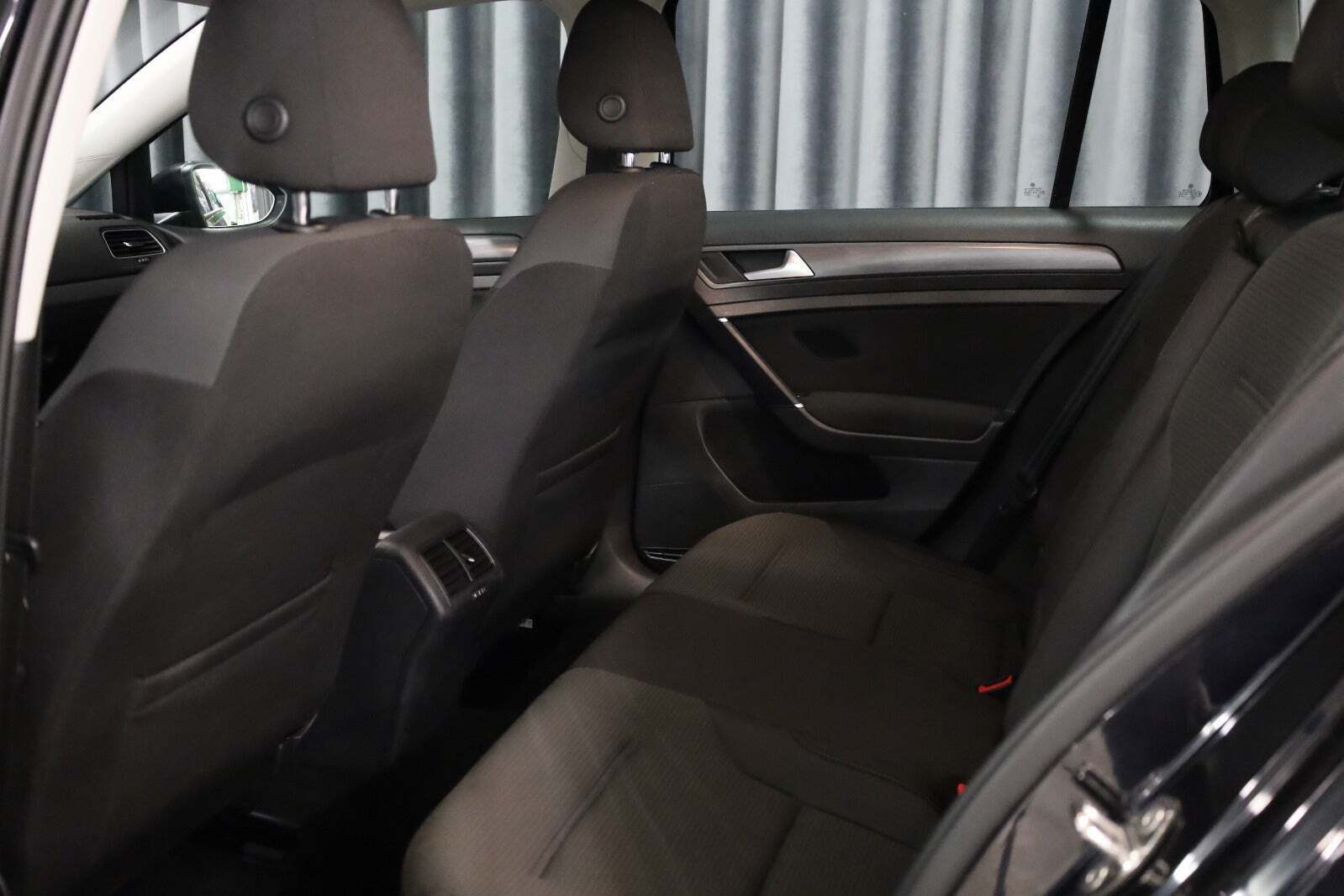 Sort VW Golf VII fra 2019