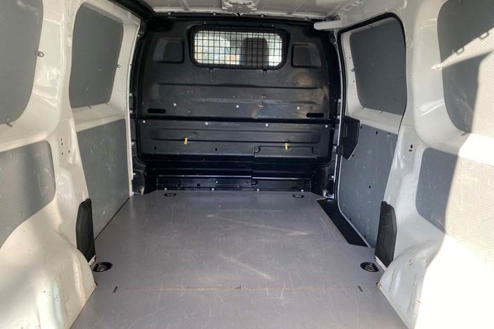 Hvid Peugeot Expert fra 2021