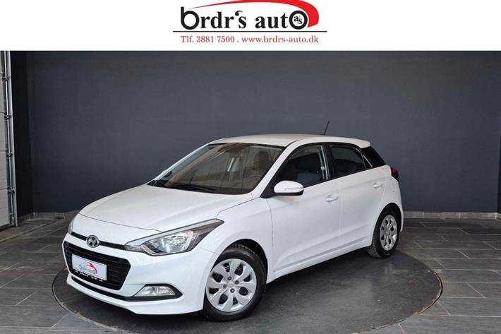 Hvid Hyundai i20 fra 2018 set udefra