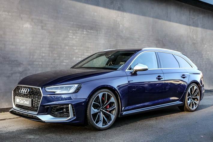 Blå Audi RS4 fra 2018