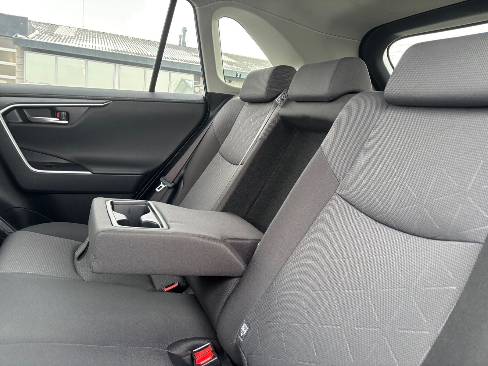 Sort Toyota RAV4 fra 2019