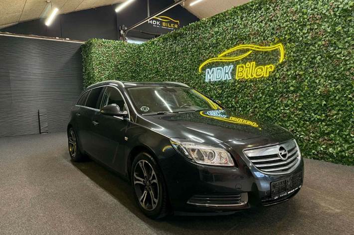 undefined Opel Insignia fra 2011 set udefra