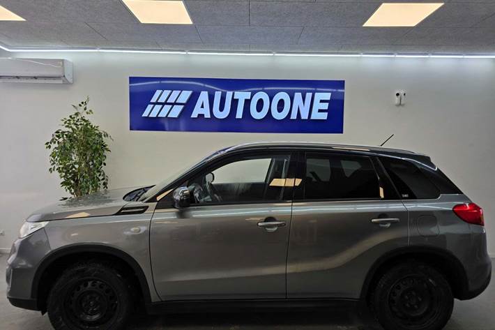 Grå Suzuki Vitara fra 2015