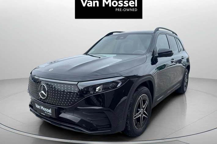 Sort Mercedes EQB250+ fra 2024 set udefra