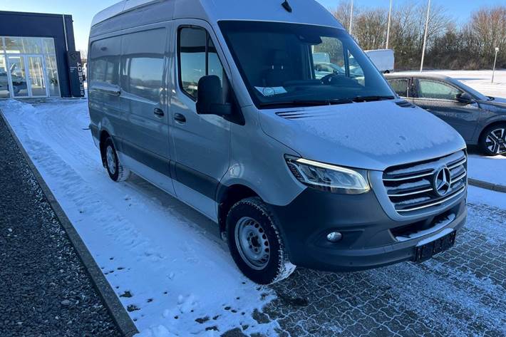 Sølv Mercedes Sprinter 316 fra 2019