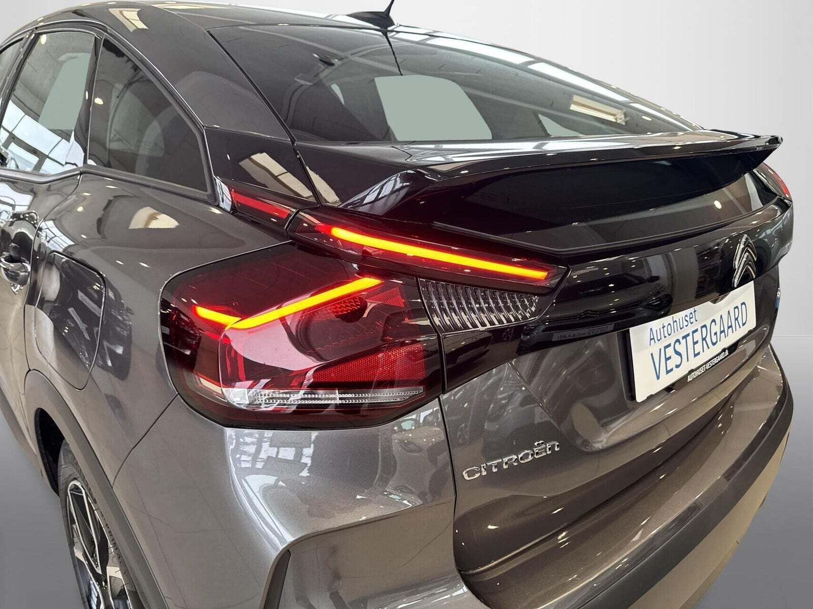 Grå Citroën ë-C4 fra 2022