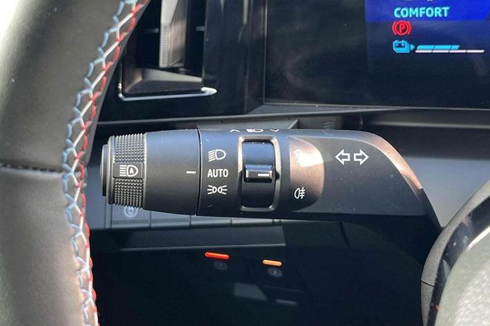 Grå Renault Scenic E-Tech fra 2024