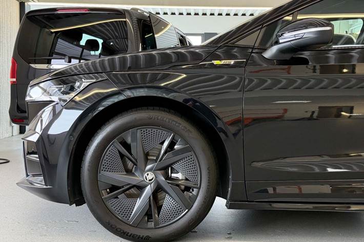 Sort Skoda Enyaq fra 2023