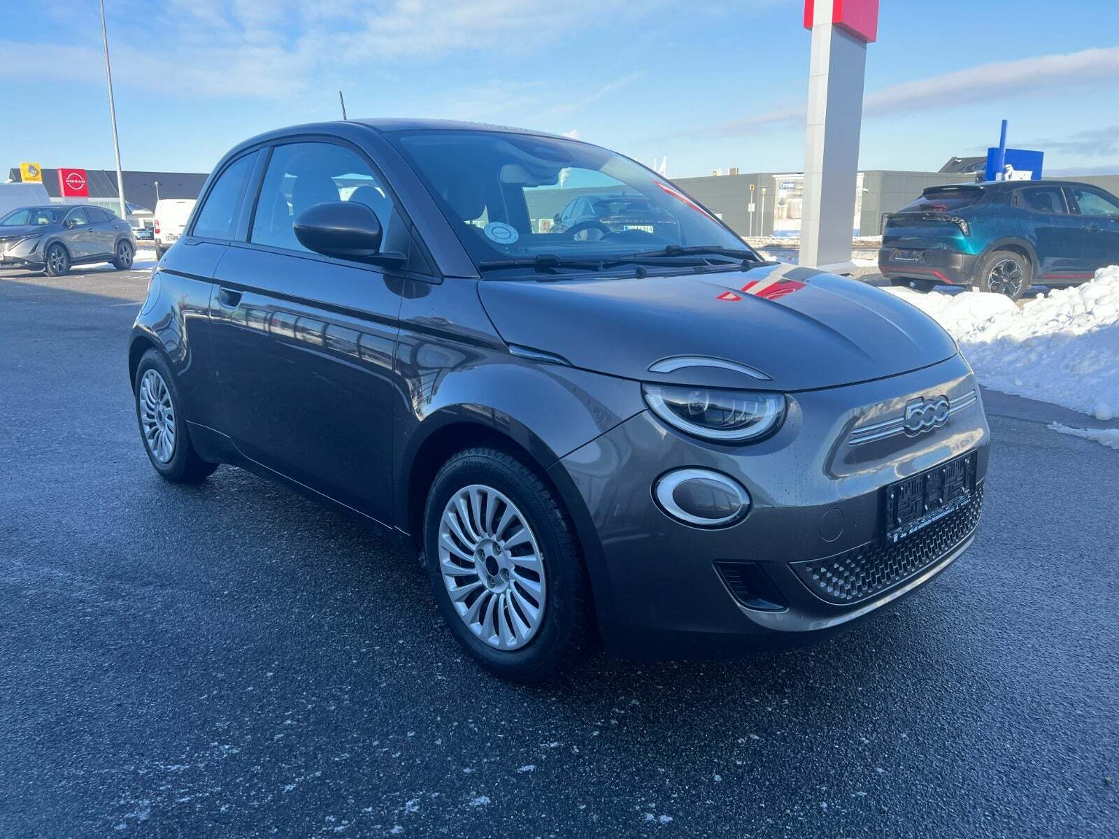 Grå Fiat 500e fra 2021