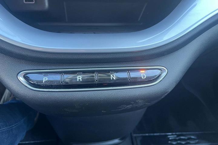 Grå Fiat 500e fra 2021