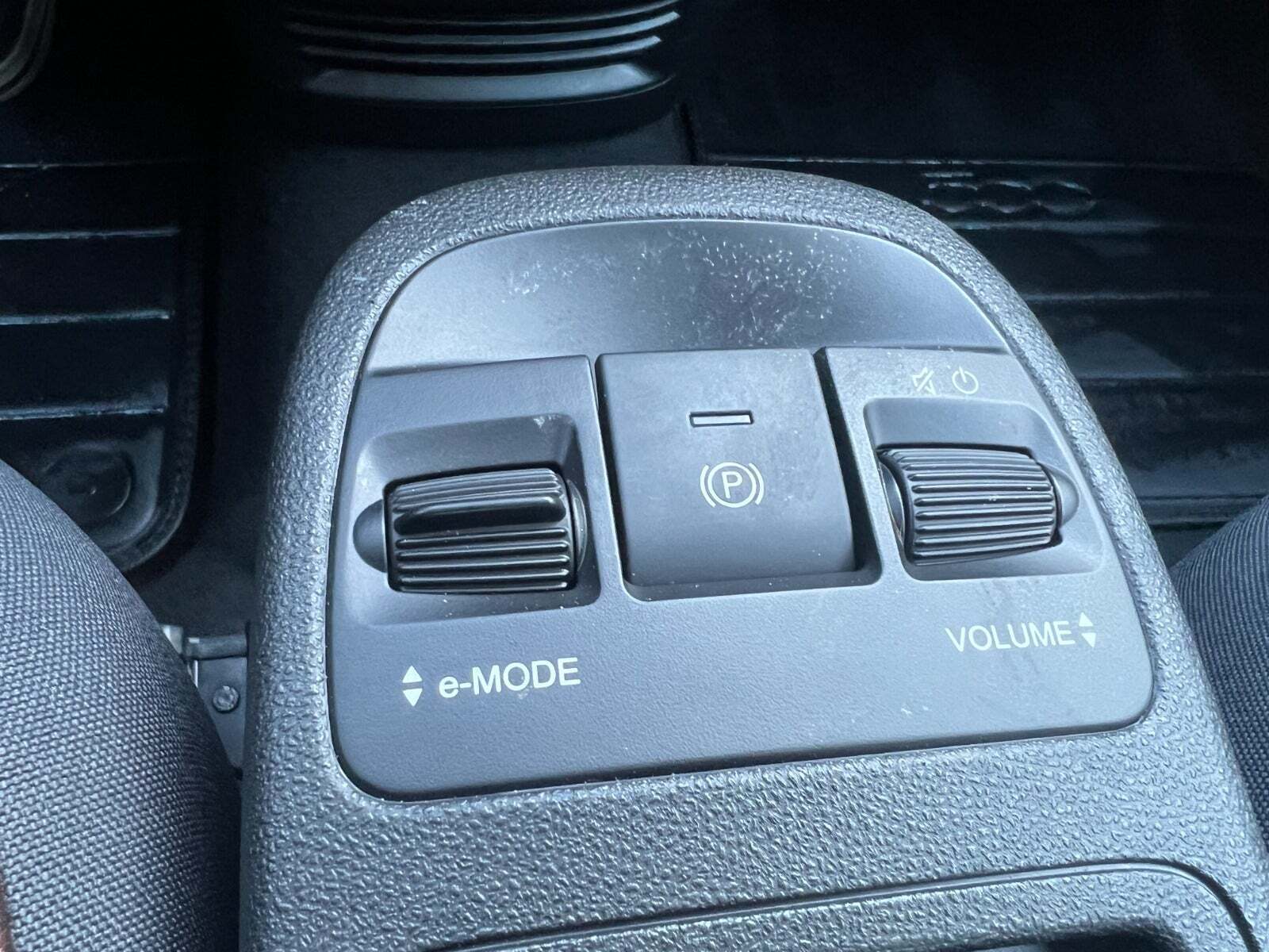 Grå Fiat 500e fra 2021