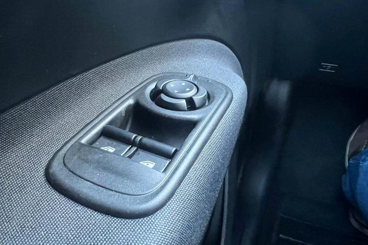 Grå Fiat 500e fra 2021