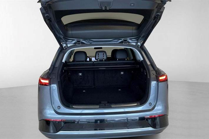 Grå Xpeng G9 fra 2023