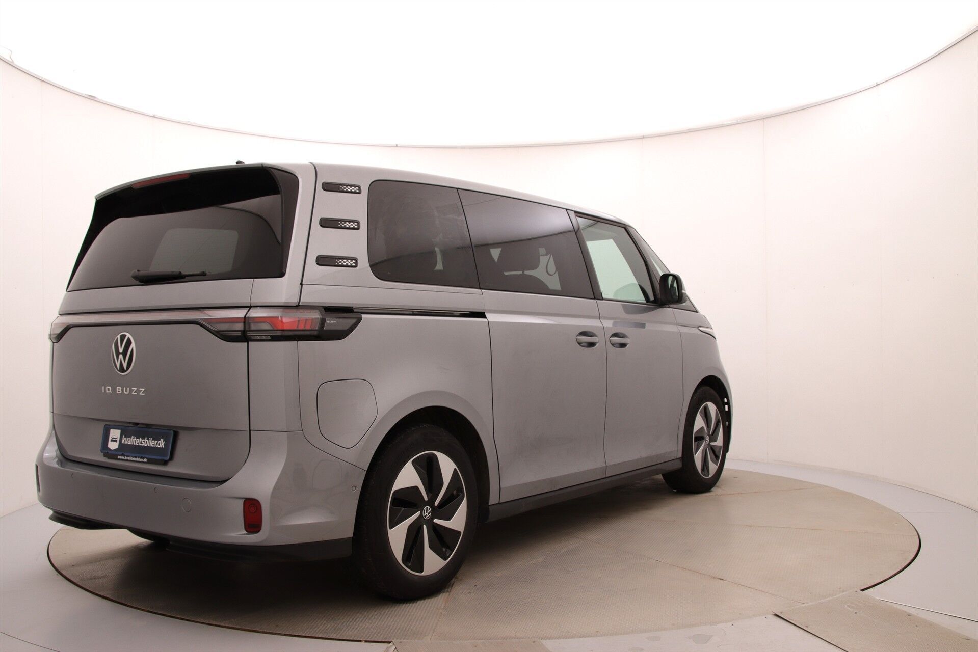 Sølv VW ID.Buzz fra 2023