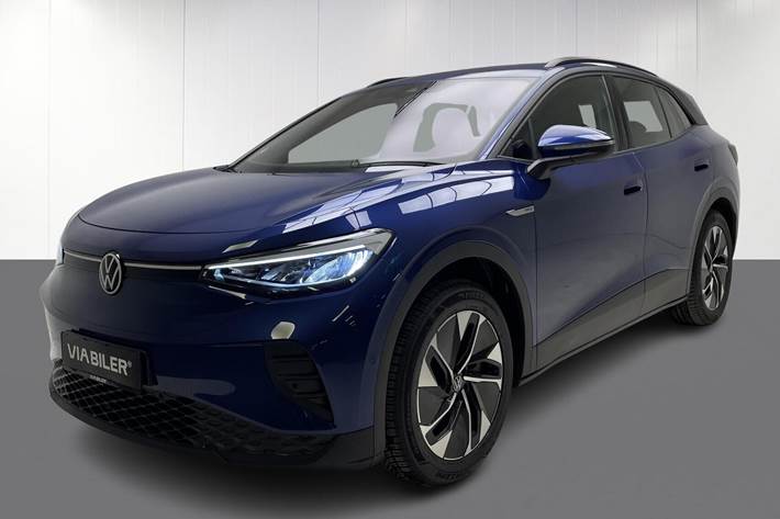 Blå VW ID.4 fra 2023 set udefra
