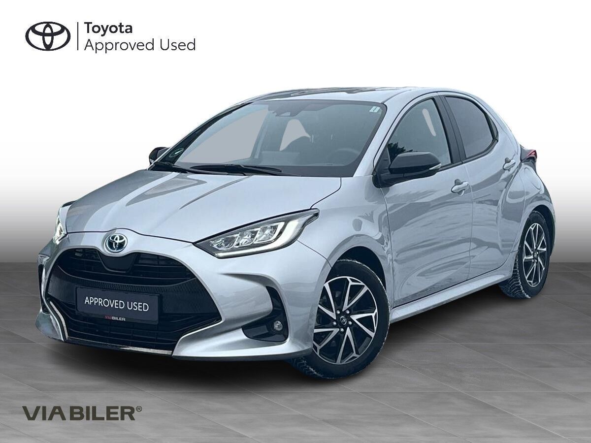 Sølv Toyota Yaris fra 2024