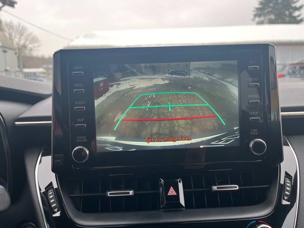 Hvid Toyota Corolla fra 2020