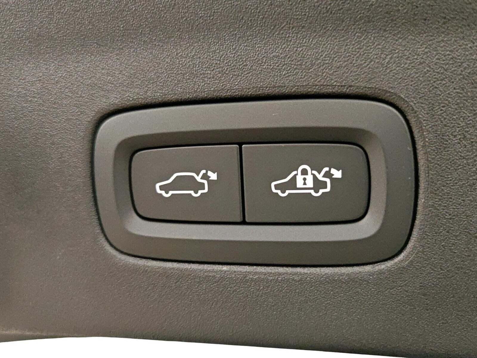 Sort Polestar 2 fra 2026