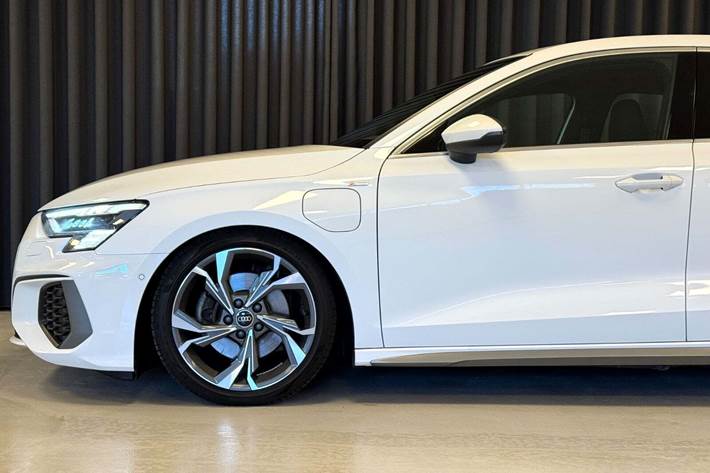 Hvid Audi A3 fra 2021