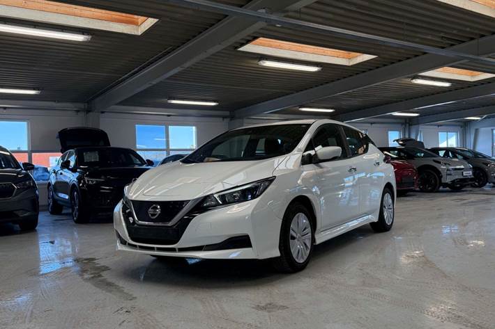 Hvid Nissan Leaf fra 2021
