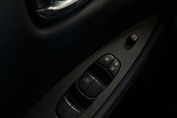 Hvid Nissan Leaf fra 2021