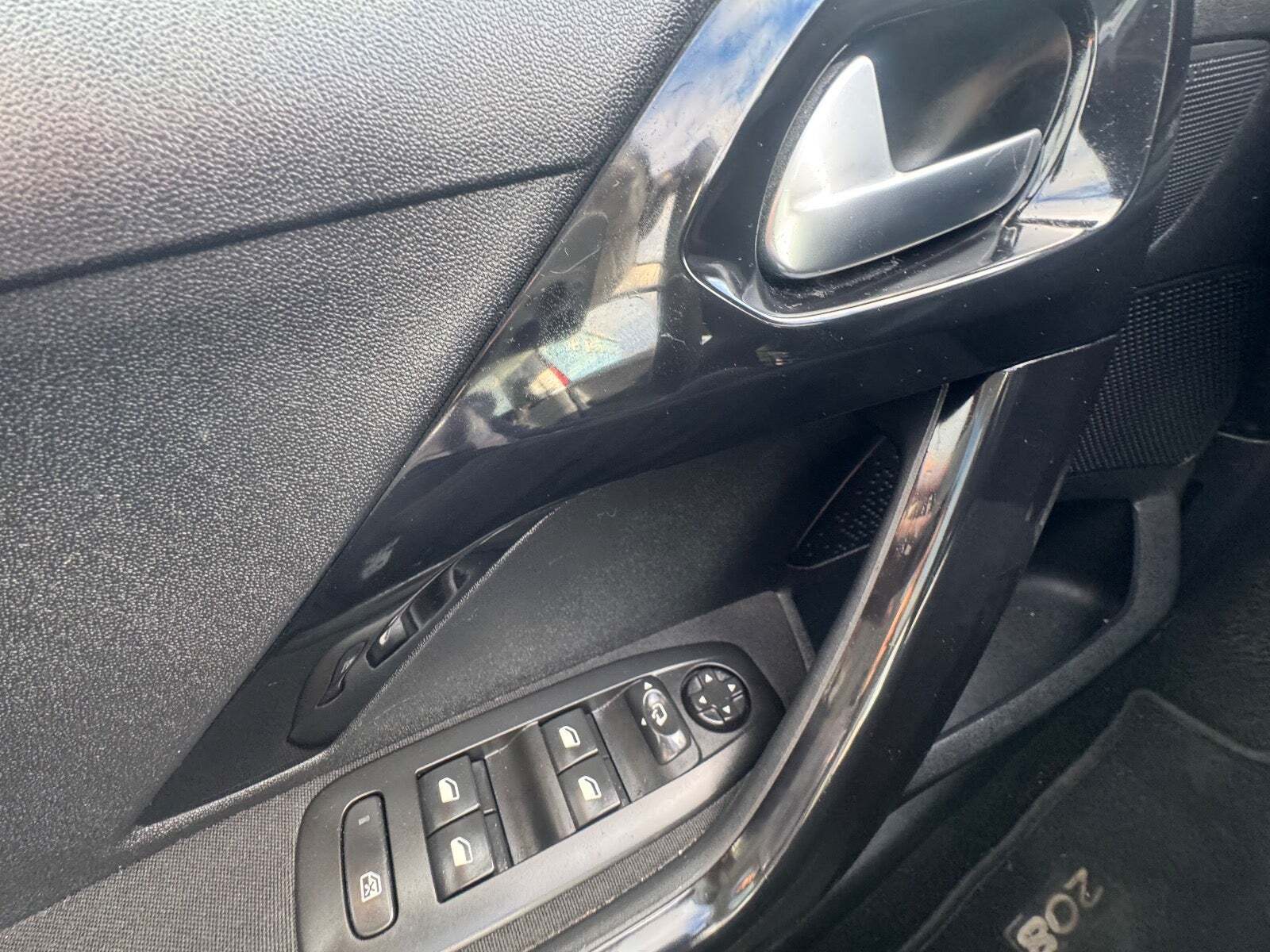 undefined Peugeot 208 fra 2018