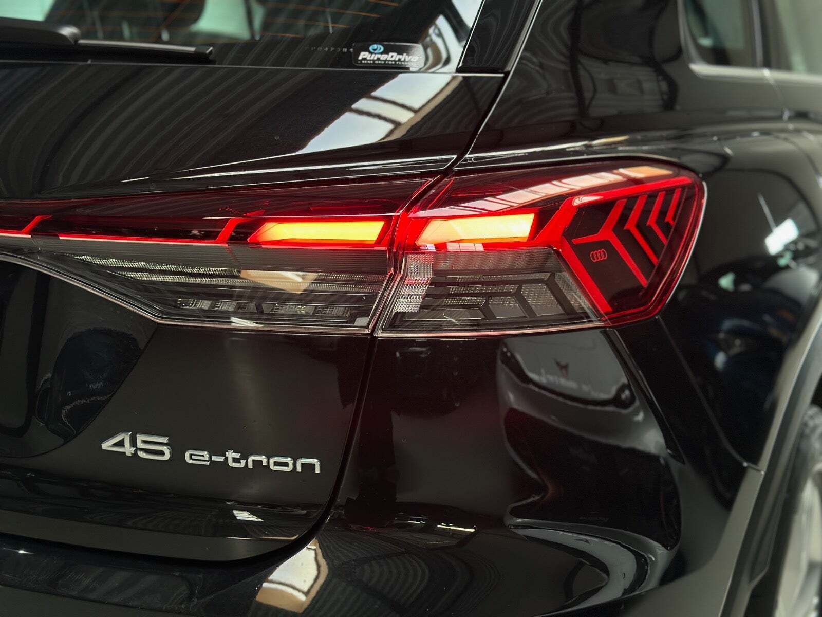 Sort Audi Q4 e-tron fra 2024