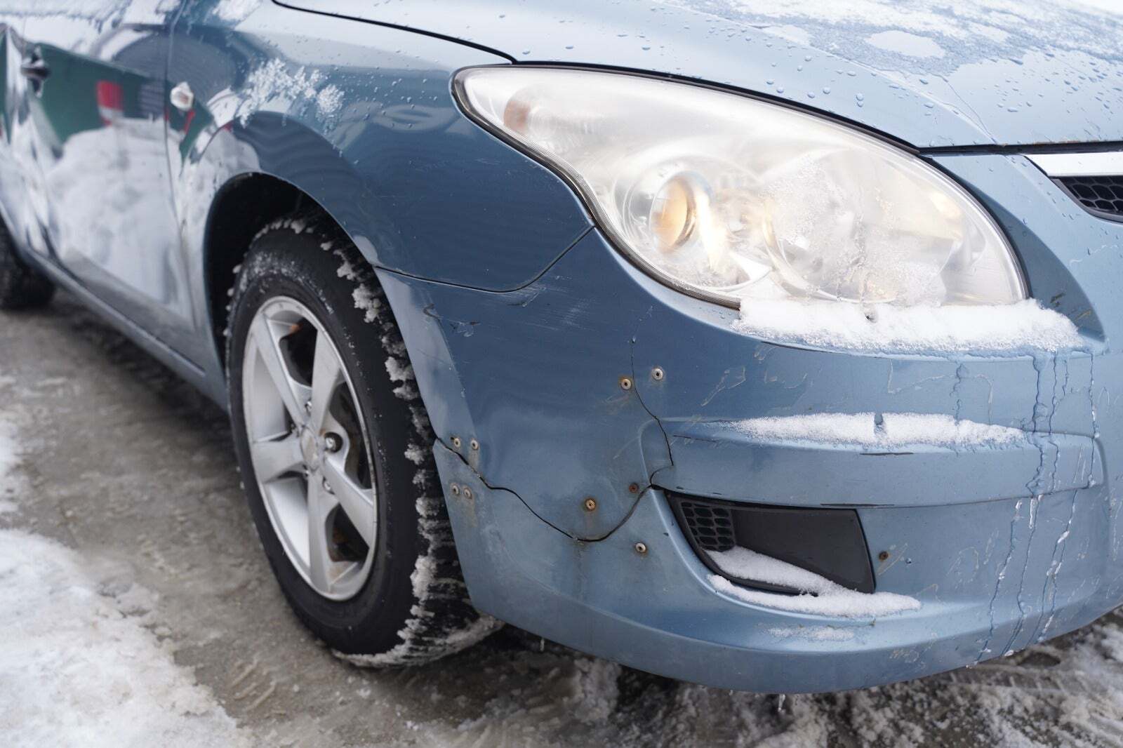 Blå Hyundai i30 fra 2008