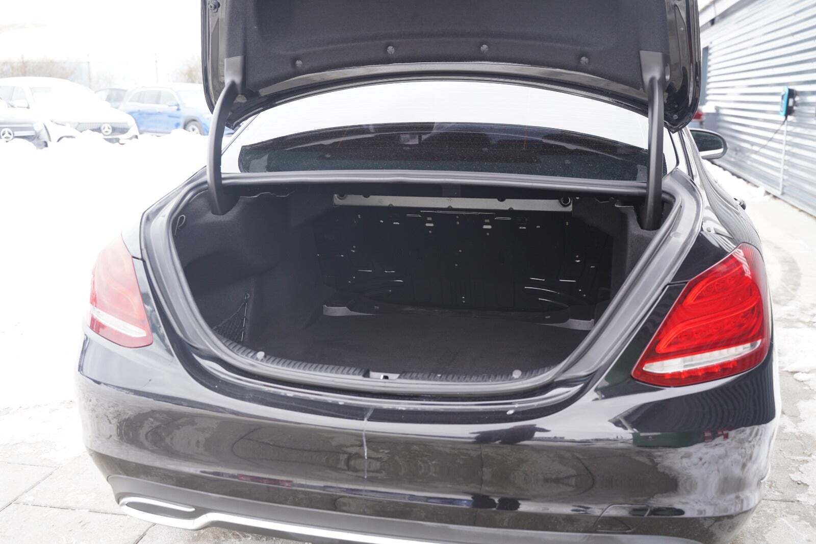 Sort Mercedes C220 fra 2015