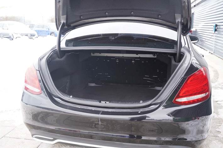 Sort Mercedes C220 fra 2015