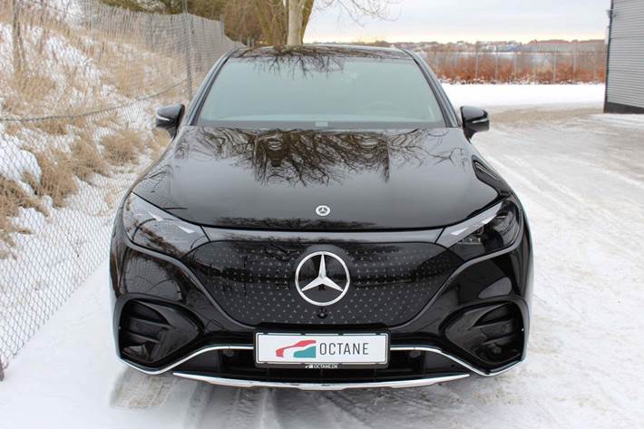 Sort Mercedes EQE350 SUV fra 2024