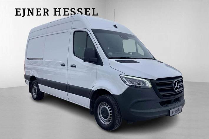 Hvid Mercedes Sprinter 317 fra 2023