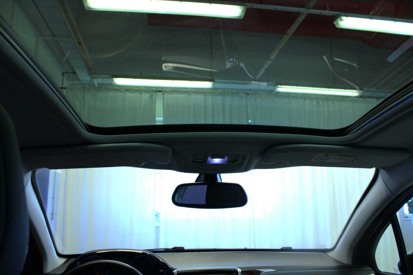 Peugeot 2008 1,2 PureTech 130 Selection Sky