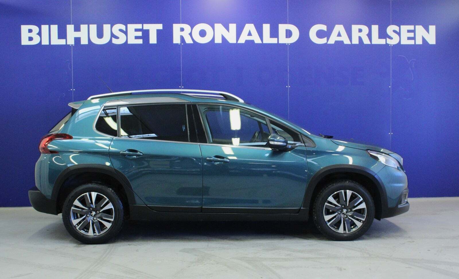 Grøn Peugeot 2008 fra 2019