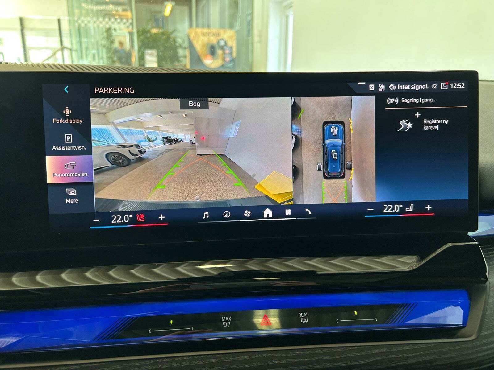 Blå BMW i5 fra 2025