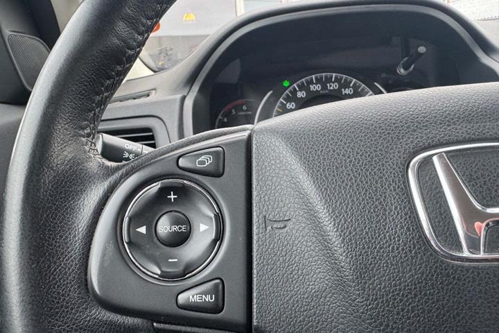 Hvid Honda CR-V fra 2016 set indefra