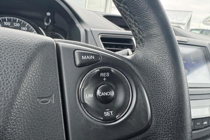 Hvid Honda CR-V fra 2016 set indefra