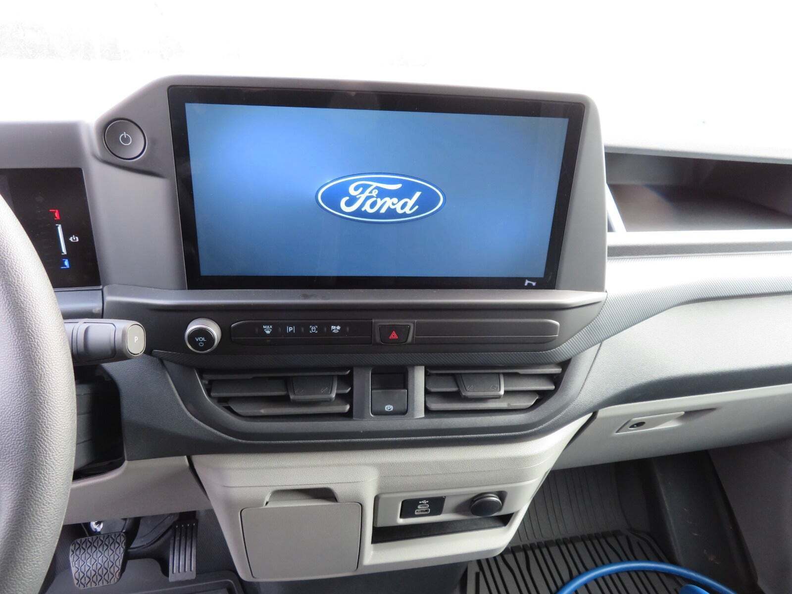 Ford E-Transit Custom 320L 64 Trend