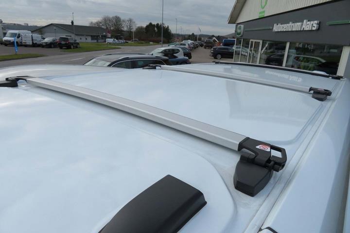 Hvid Ford E-Transit Custom 320 L2 fra 2024