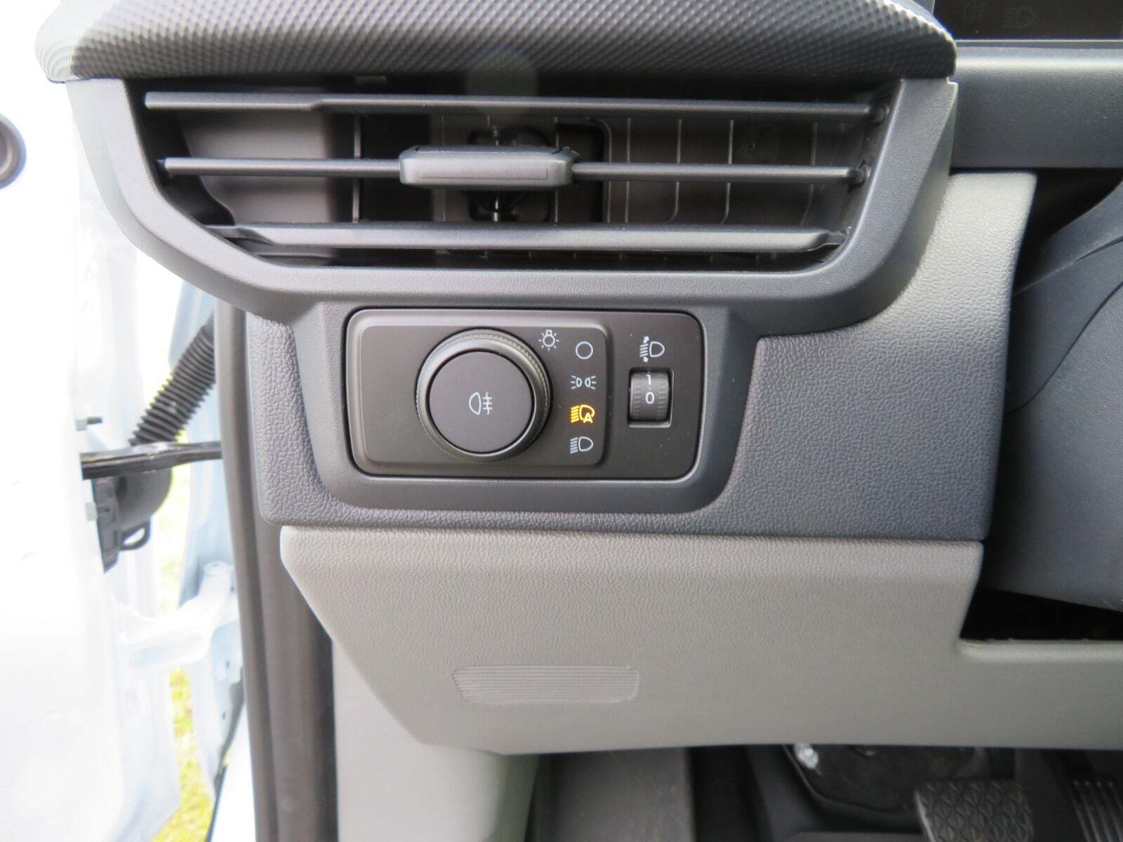 Hvid Ford E-Transit Custom 320L fra 2024